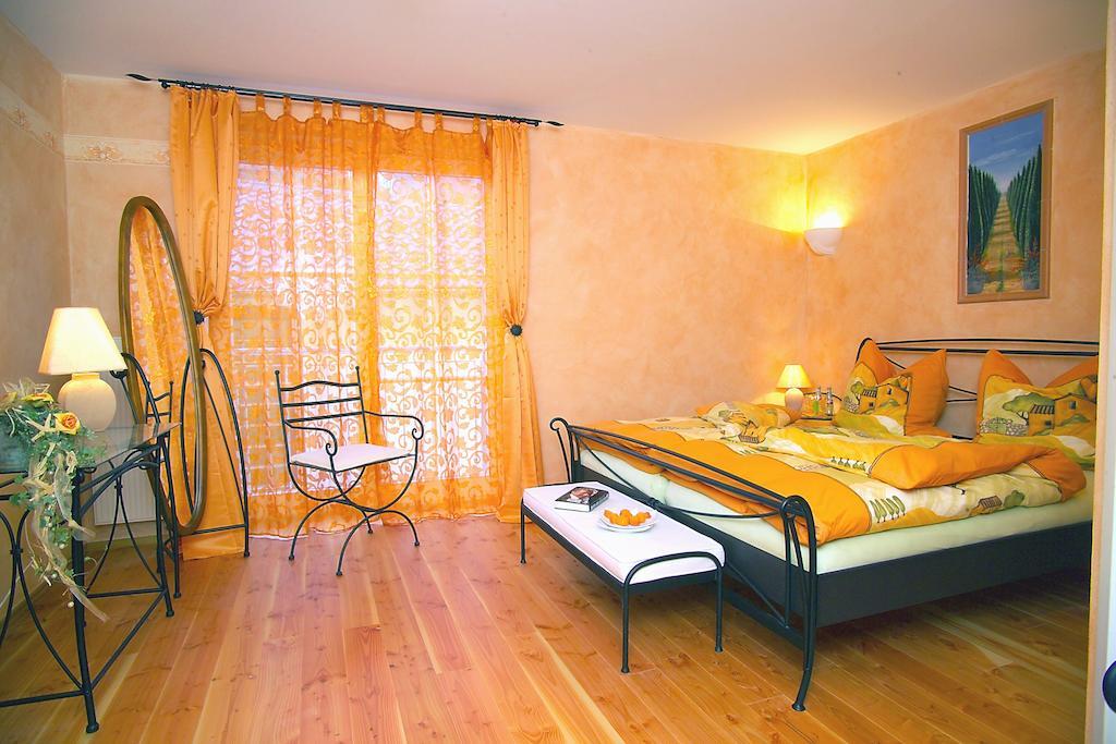 Cleo'S Hotel Kallstadt Szoba fotó